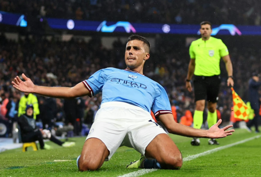 曼城聯(lián)賽杯迎戰(zhàn)斯旺西，羅德里傷愈回歸訓(xùn)練