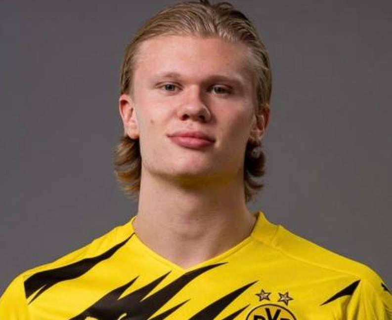 近日，西班牙足球轉會市場傳出了一則備受矚目的消息，皇馬與挪威鋒線新星哈蘭德之間的轉會傳聞引發(fā)了廣泛關注。據(jù)西班牙知名記者Jorge Pic&oacute;n在相關渠道透露，這一傳聞并非毫無根據(jù)的猜測。 從哈蘭德本人的意愿來看，有可靠消息源&mdash;&mdash;哈蘭德身邊人士證實，這位年輕且極具天賦的球員內心深處十分渴望能夠身披皇馬的白色戰(zhàn)袍，為這支<a href='https://www.m.162175.com/news/tag/284.html' style='color: blue;'>西甲</a>豪門效力。哈蘭德作為當今足壇備受矚目的新生代前鋒，其出色的身體素質、門前嗅覺以及強大的得分能力，使他成為了眾多豪門俱樂部覬覦的對象。而皇馬，作為歐洲足壇的頂級豪門，擁有悠久的歷史、輝煌的戰(zhàn)績以及龐大的球迷基礎，對于任何有追求的球員來說，都具有極大的吸引力。 與此同時，西班牙媒體還報道了另一則與皇馬陣容變動相關的消息。如果皇馬陣中的巴西球星<a  style='color: blue;'>維尼修斯</a>選擇離開球隊，那么皇馬管理層極有可能將引進哈蘭德作為重要的補強舉措。Jorge Pic&oacute;n在播客節(jié)目中進一步闡述了相關情況，他提到哈蘭德的經(jīng)紀人皮門塔曾多次公開強調，球員在職業(yè)生涯的規(guī)劃上擁有高度的自主權，他掌控著自己的命運走向。并且，哈蘭德與<a  style='color: blue;'>曼城</a>之間存在解約金條款這一特殊情況，盡管目前該條款的具體金額尚未向外界公布，但這無疑為哈蘭德未來的轉會提供了一種潛在的可能性。 Jorge Pic&oacute;n還針對哈蘭德加盟皇馬的可能性與維尼修斯的處境之間的關系發(fā)表了看法。他指出，目前維尼修斯并未完全拒絕與皇馬續(xù)約，雙方都秉持著積極的態(tài)度，相信能夠達成新的協(xié)議。然而，一旦維尼修斯最終決定留隊，那么哈蘭德加盟皇馬的可能性將會大幅降低。畢竟，皇馬在陣容構建上需要綜合考慮多個因素，包括球員的位置、戰(zhàn)術體系以及薪資結構等。 綜上所述，皇馬與哈蘭德之間的轉會傳聞并非空穴來風，它涉及到球員的個人意愿、俱樂部的陣容規(guī)劃以及復雜的轉會條款等多個方面。未來，這一傳聞將如何發(fā)展，哈蘭德是否會真的披上皇馬的戰(zhàn)袍，值得我們持續(xù)關注。