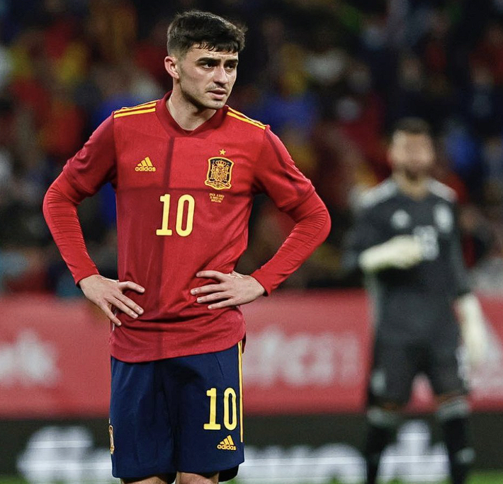 佩德里傷退后巴薩中場調(diào)整策略深度分析