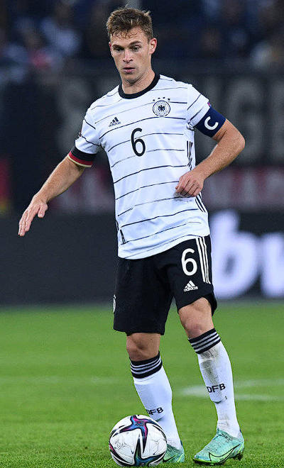 基米希評(píng)拜仁勝勒沃庫(kù)森：上半場(chǎng)佳，下半場(chǎng)紀(jì)律待提升