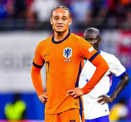 英超與歐冠賽場：熱刺主帥弗蘭克談哈維 - 西蒙斯表現(xiàn)與換人決