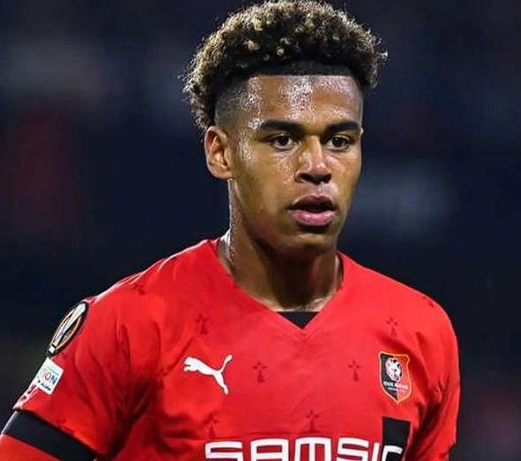 <a href='https://www.m.162175.com/news/tag/1124.html' style='color: blue;'>巴黎圣日耳曼</a>前鋒杜埃復(fù)出時間成謎：傷情與回歸預(yù)期分析