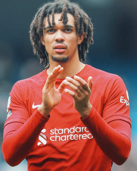 阿諾德重返安菲爾德：噓聲背后的爭議與解讀