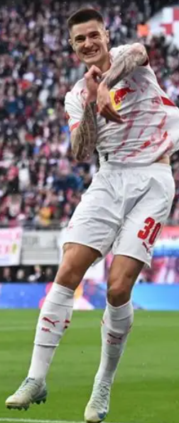 舍什科傷病牽動(dòng)曼聯(lián)鋒線，球隊(duì)陣容調(diào)整迎挑戰(zhàn)