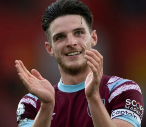 加里&middot;內(nèi)維爾盛贊阿森納中場(chǎng)賴斯：不可替代的球隊(duì)核心