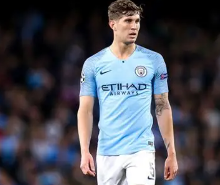 斯通斯豪宅圍欄再惹爭議，規(guī)劃許可成焦點(diǎn)