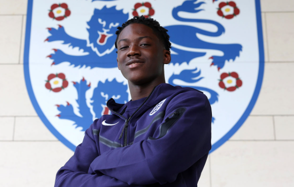 曼聯(lián)重建進(jìn)行時：陣容調(diào)整與轉(zhuǎn)會風(fēng)云