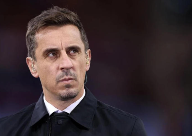 丹尼&middot;辛普森：內(nèi)維爾助力，開(kāi)啟別樣<a  style='color: blue;'>足球</a>合同談判之路