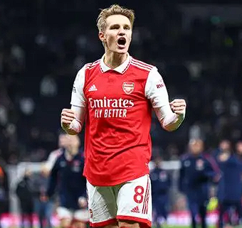 英超第15輪焦點戰(zhàn)：阿斯頓維拉與阿森納的戰(zhàn)術博弈與進球爭議